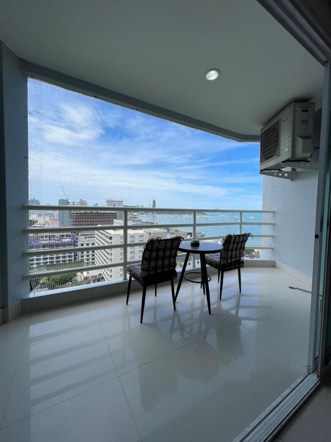 View Talay 6 Pattaya Beach By Anatolia Condo Suite Exterior photo