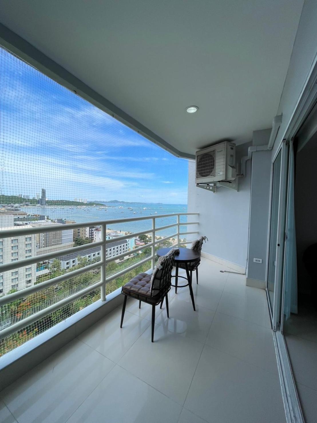 View Talay 6 Pattaya Beach By Anatolia Condo Suite Exterior photo